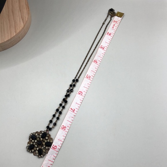 Vintage Liz Palacios dainty elegant black crystal medallion flower necklace. - Picture 9 of 9